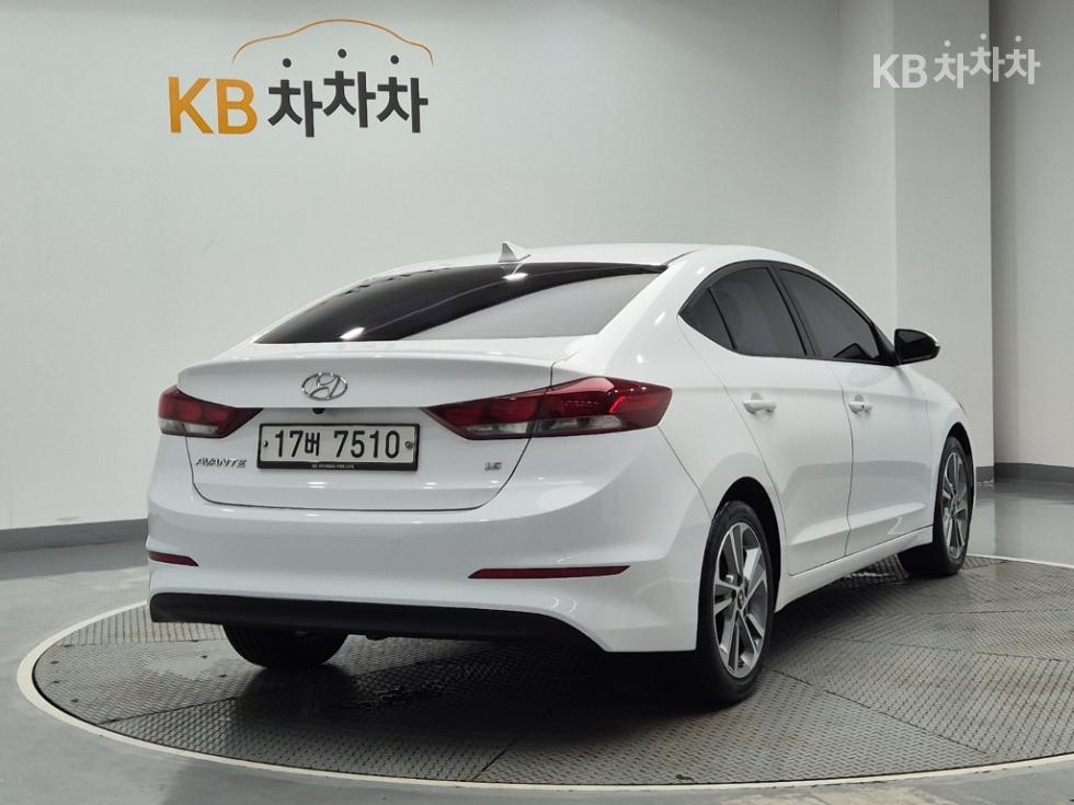 Hyundai Elantra — miniaturë 3