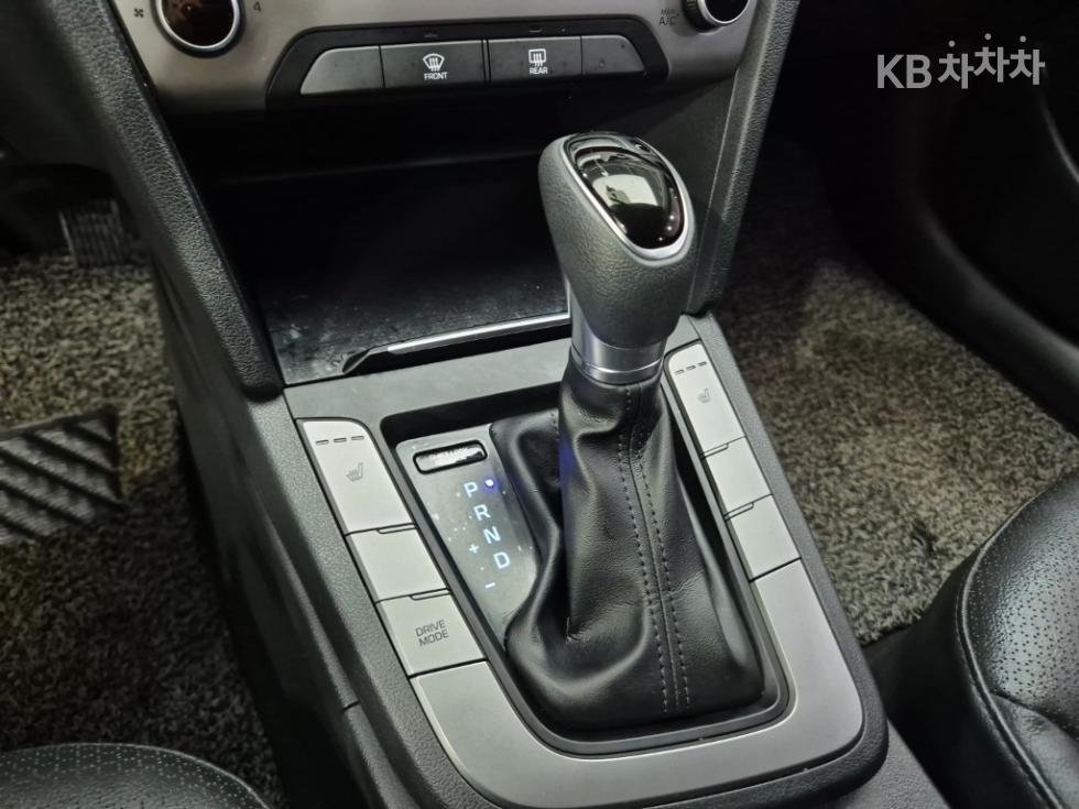 Hyundai Elantra — miniaturë 8