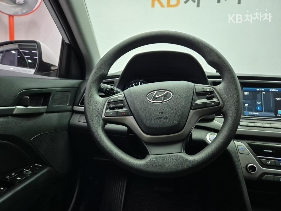 Hyundai Elantra — miniaturë 9