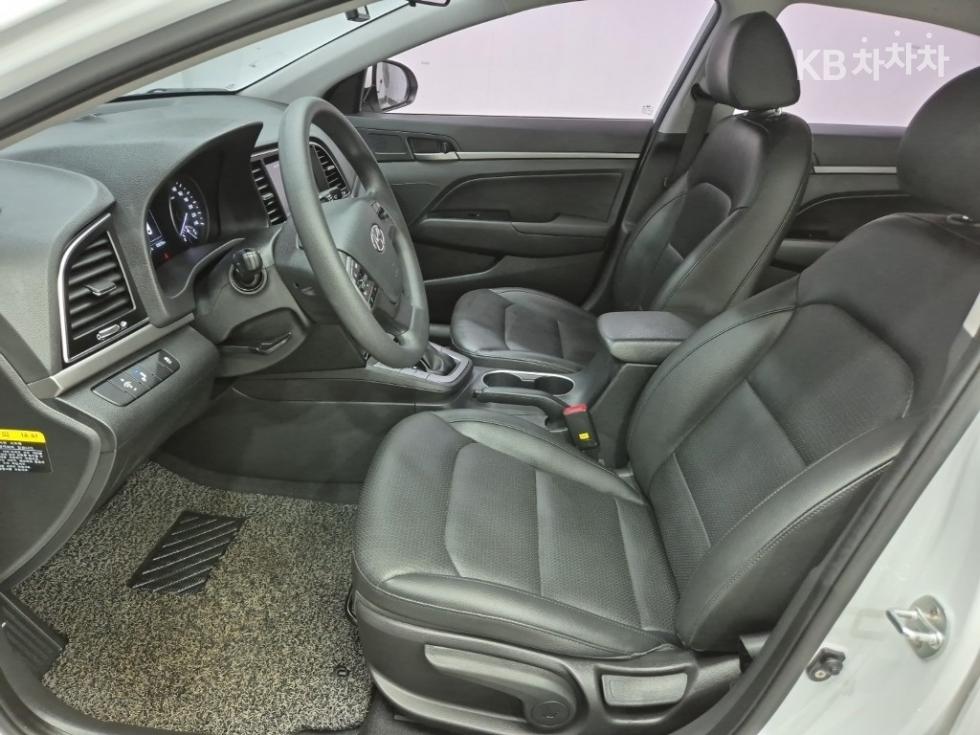 Hyundai Elantra — miniaturë 11