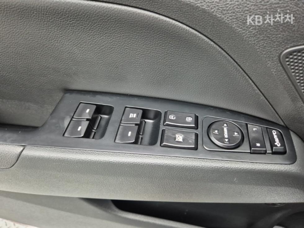 Hyundai Elantra — miniaturë 17