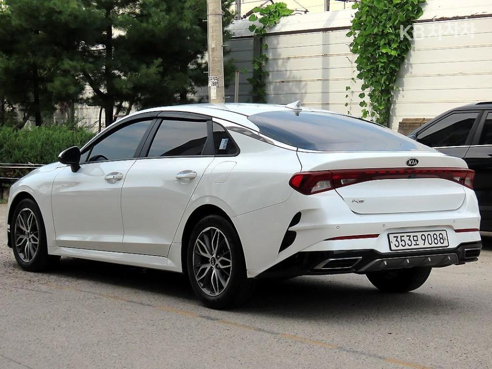 Kia K5 — miniaturë 3