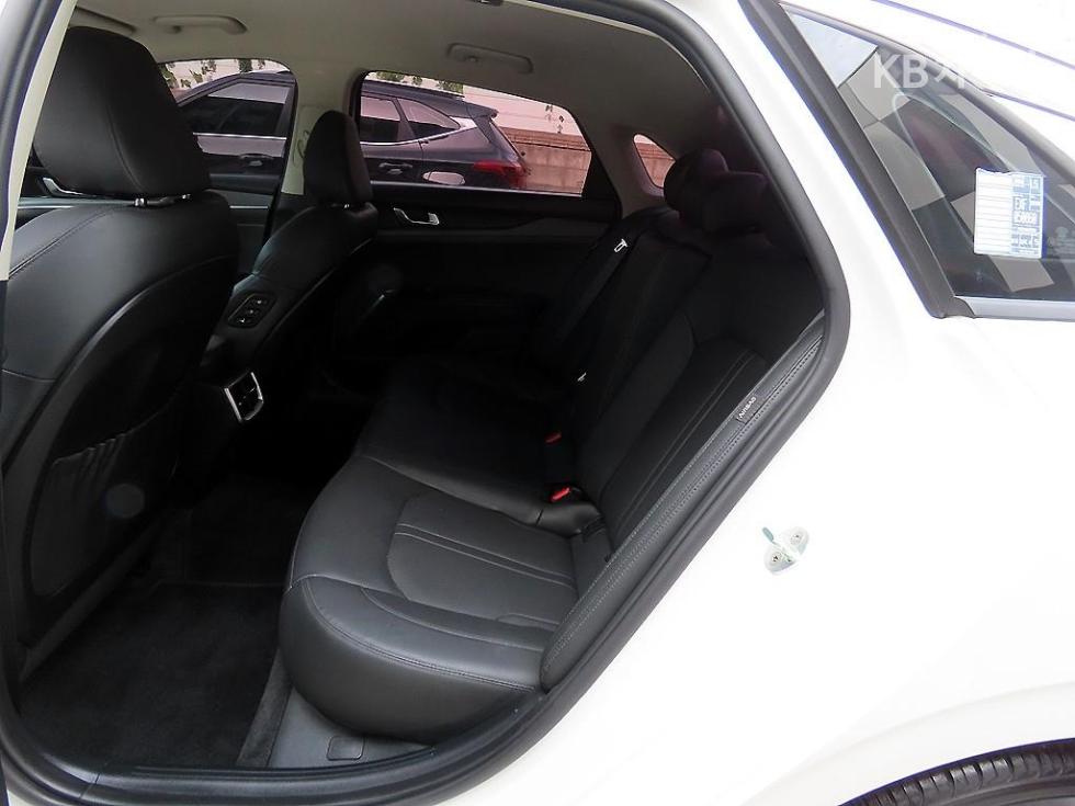 Kia K5 — miniaturë 6