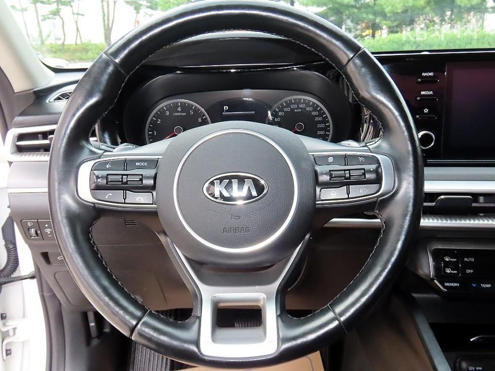 Kia K5 — miniaturë 8