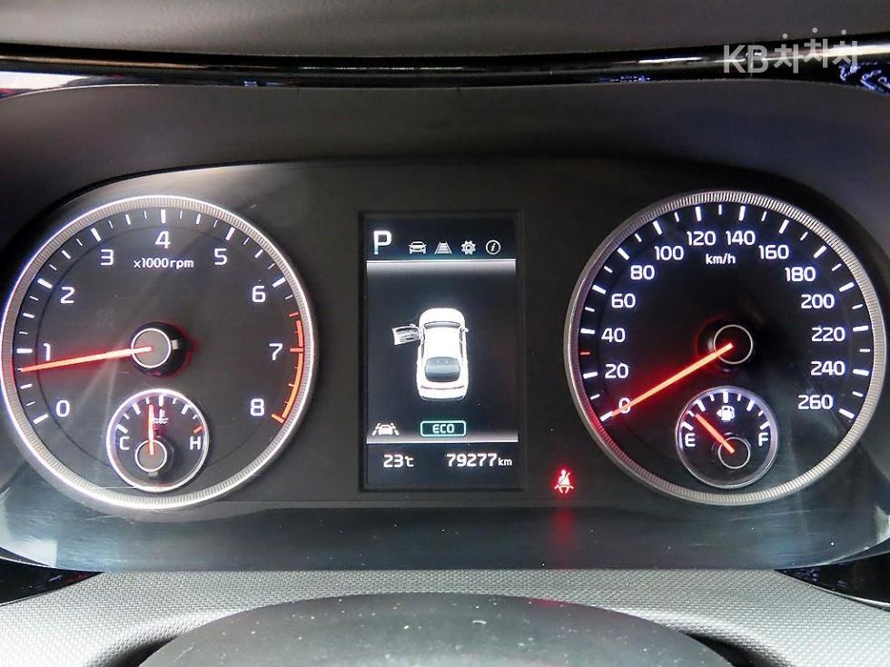 Kia K5 — miniaturë 9