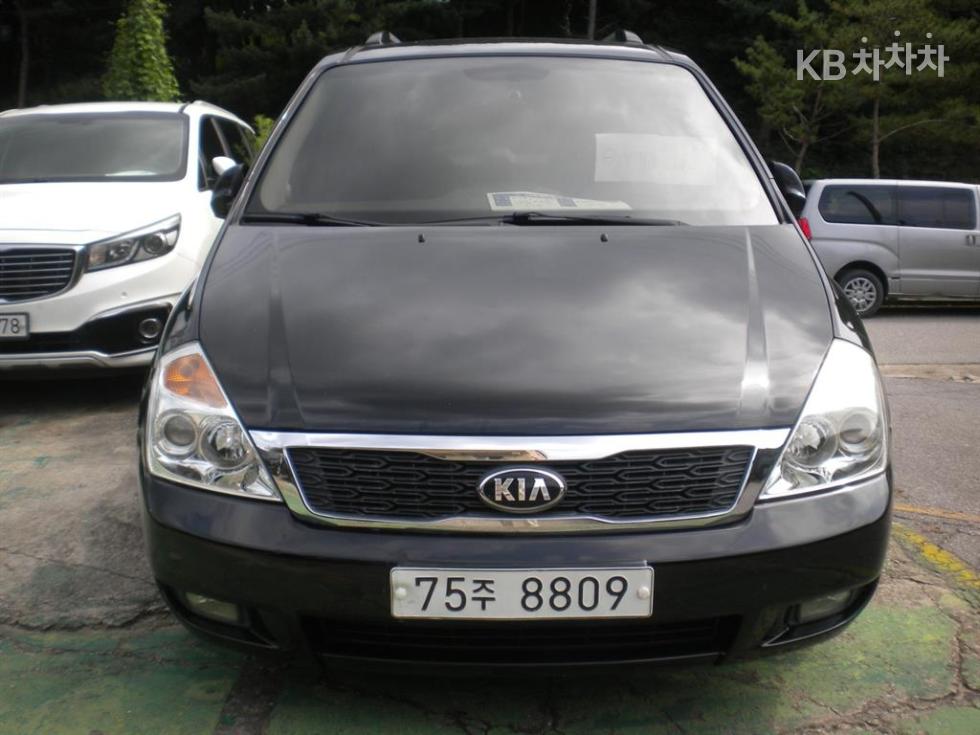 Kia Carnival — miniaturë 2