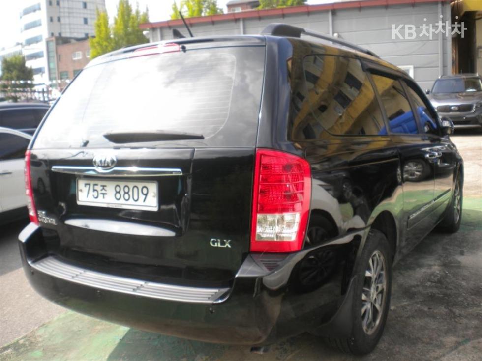 Kia Carnival — miniaturë 9