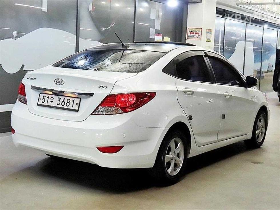 Hyundai Accent — miniaturë 4