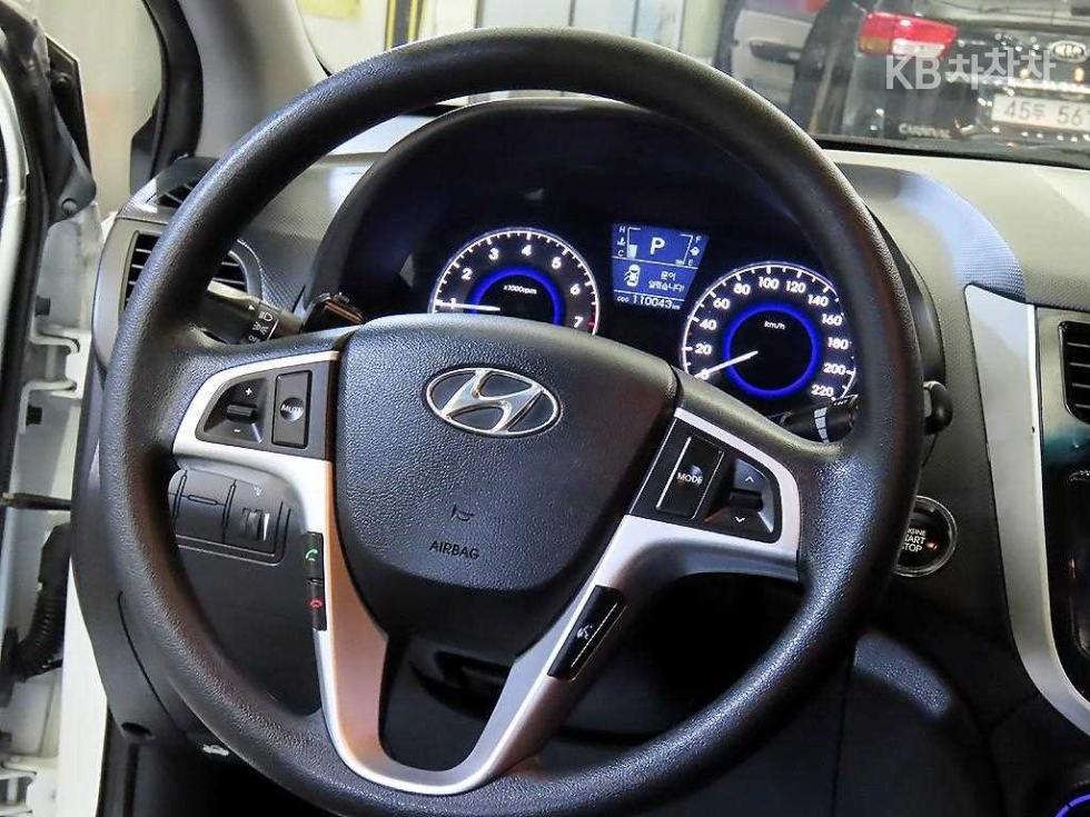 Hyundai Accent — miniaturë 8