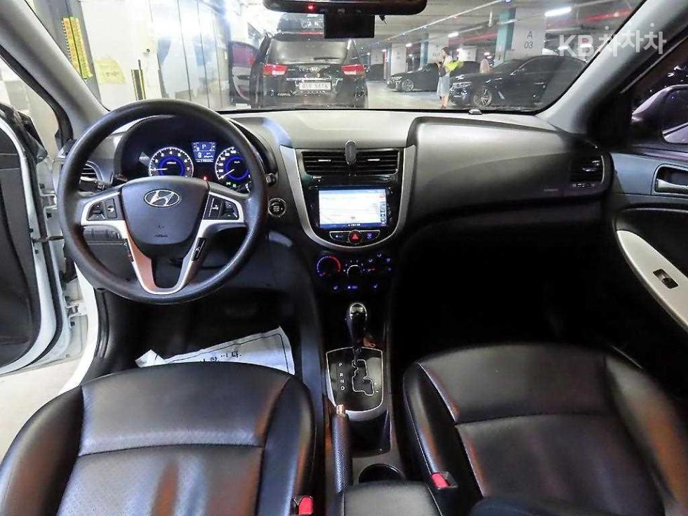Hyundai Accent — miniaturë 10