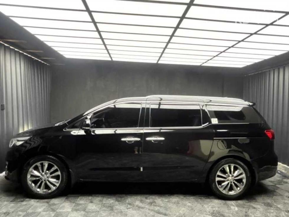 Kia Carnival — miniaturë 2