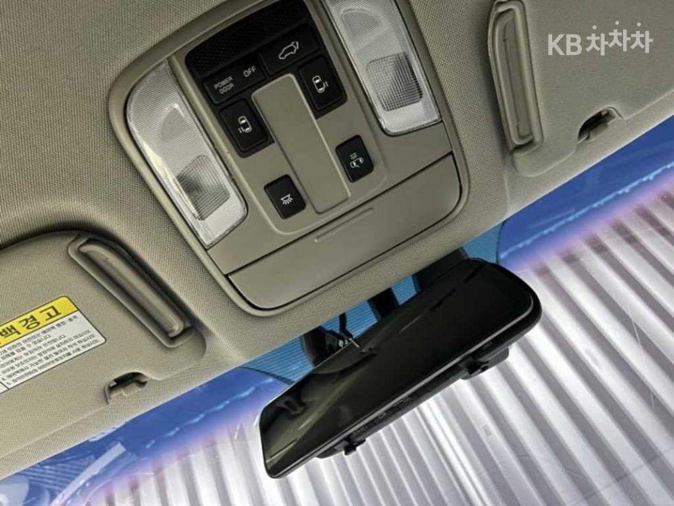 Kia Carnival — miniaturë 14