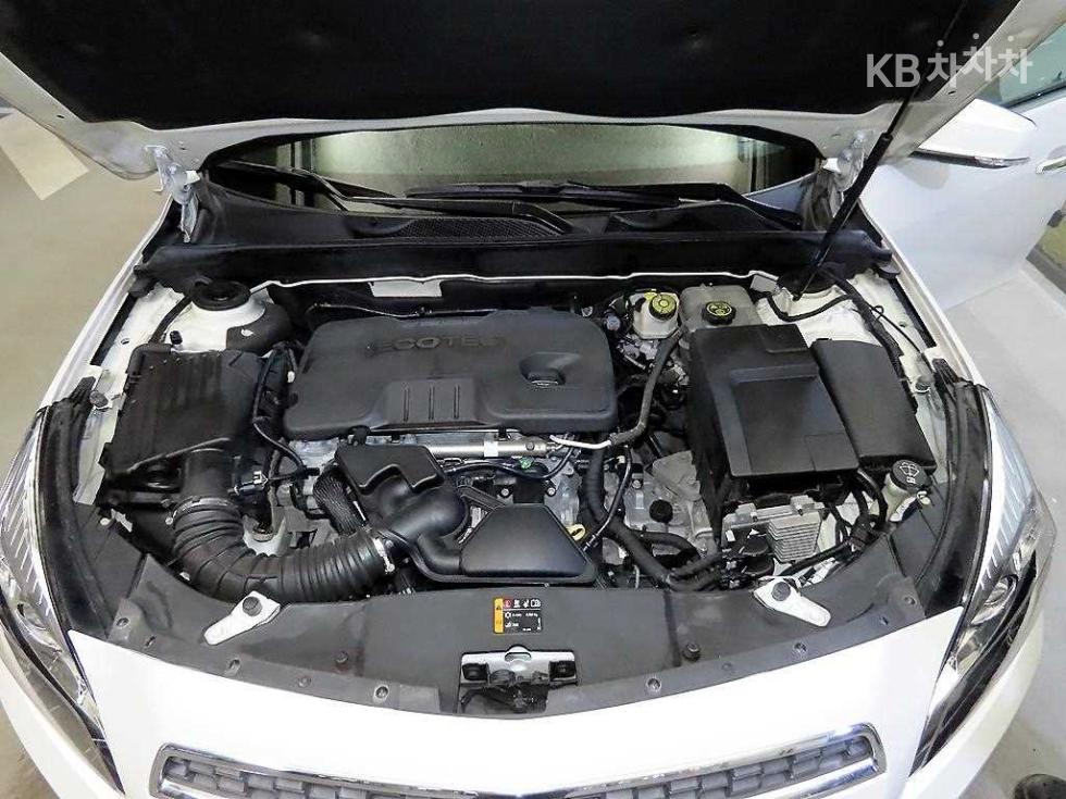 Chevrolet Malibu — miniaturë 18