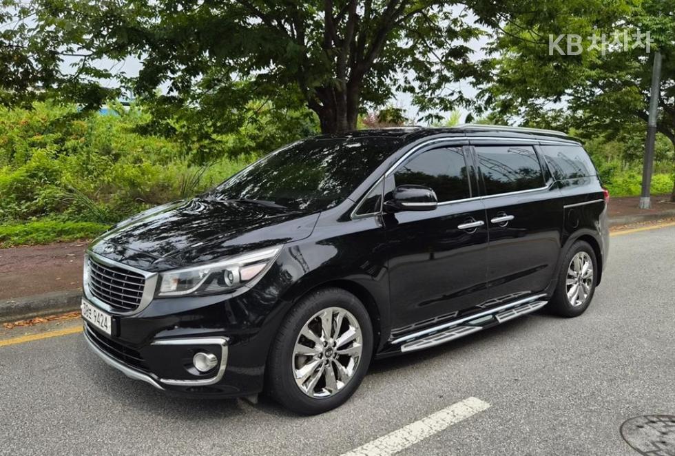 Kia Carnival — miniaturë 2