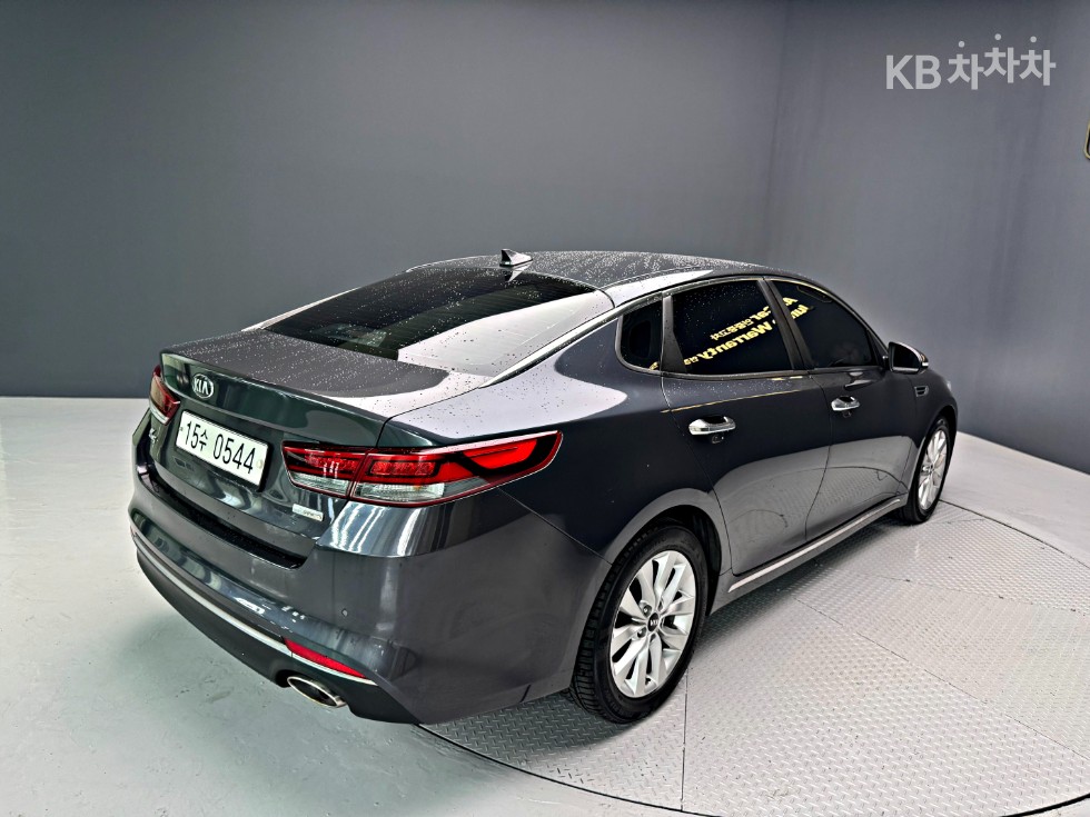 Kia K5 — miniaturë 4