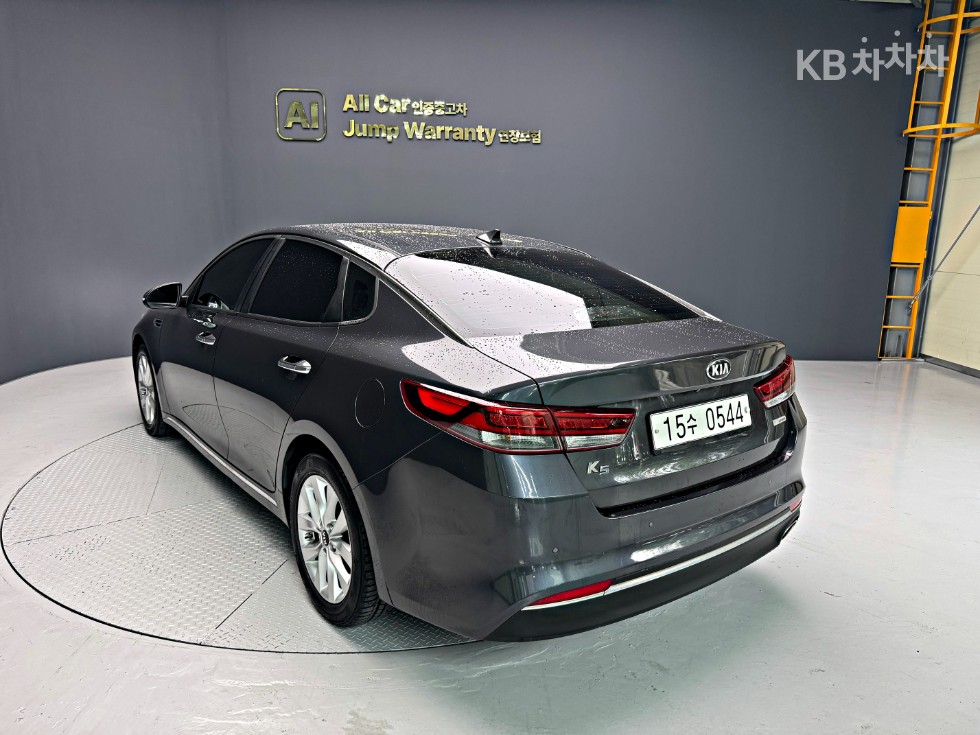 Kia K5 — miniaturë 3