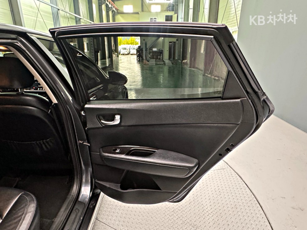 Kia K5 — miniaturë 15