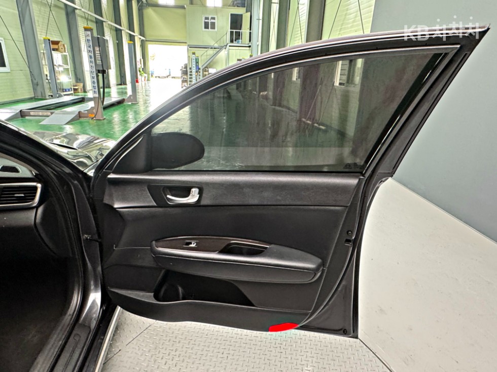 Kia K5 — miniaturë 11