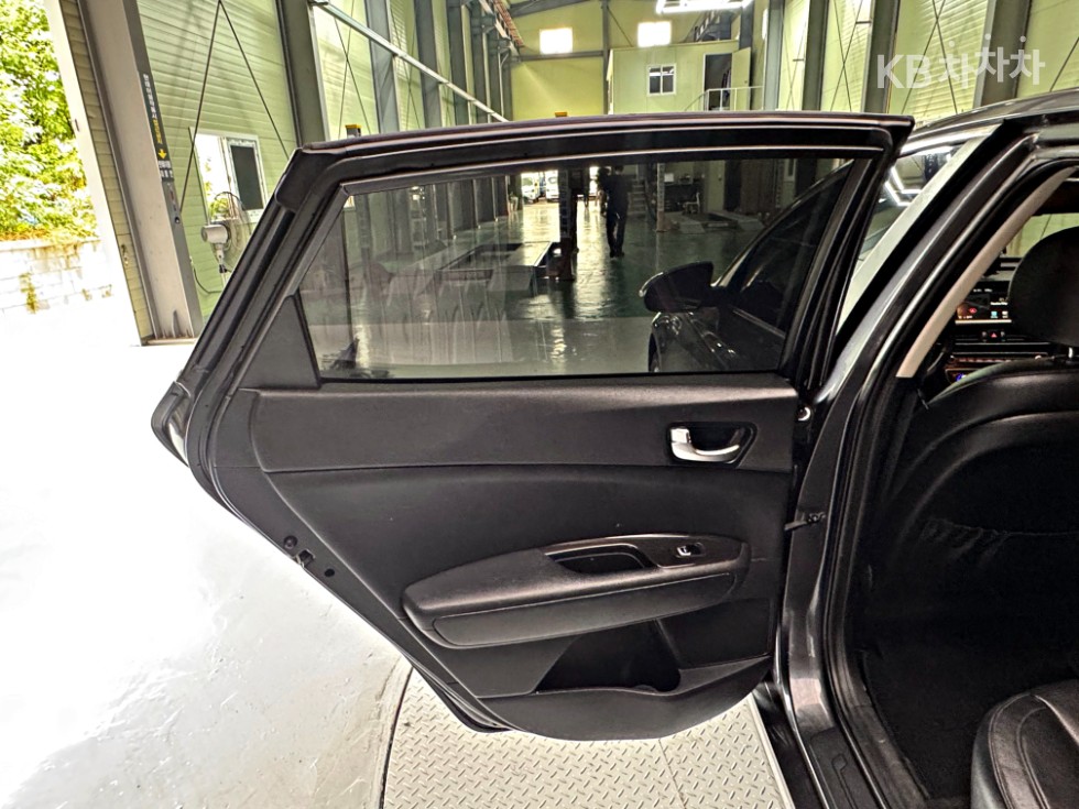 Kia K5 — miniaturë 13