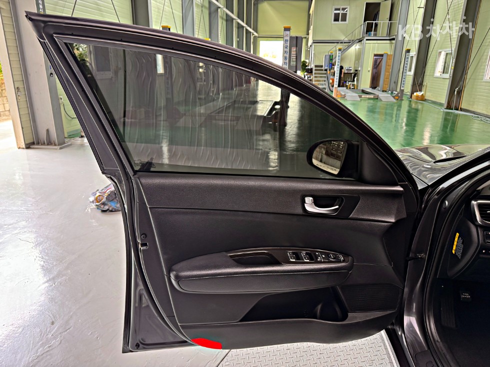 Kia K5 — miniaturë 10