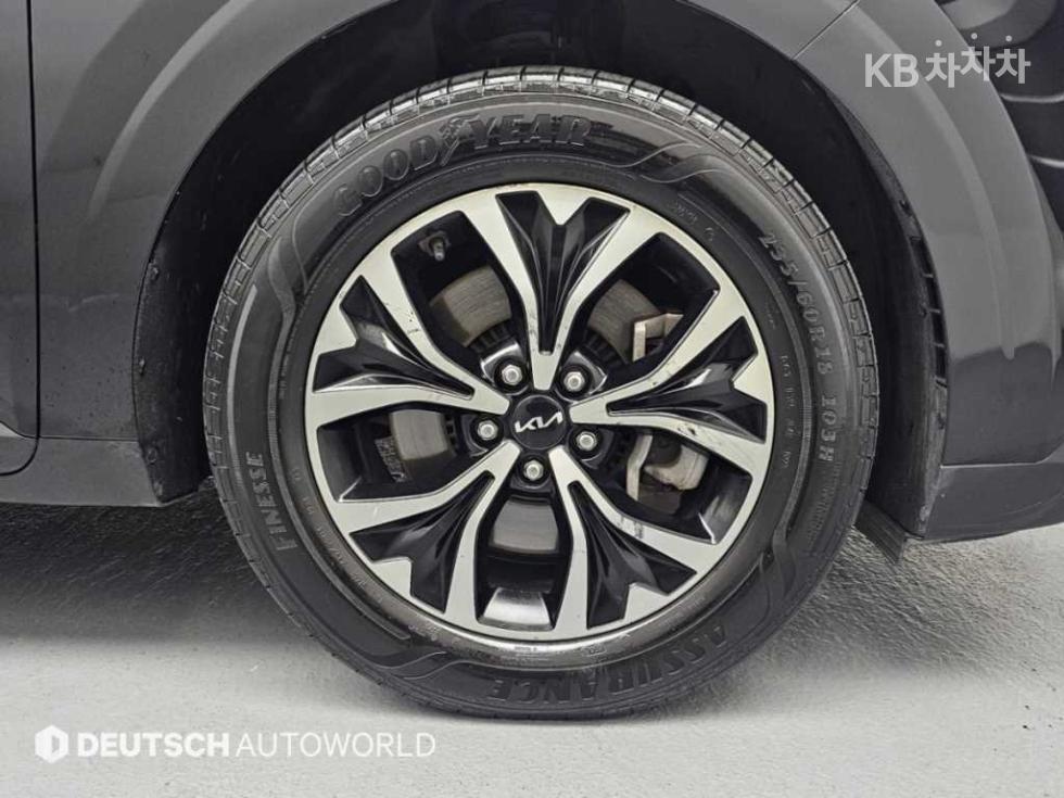 Kia Carnival — miniaturë 7