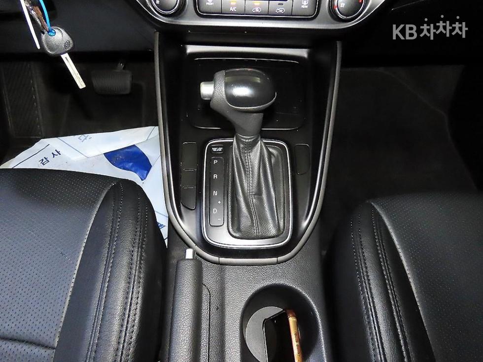 Kia Carens — miniaturë 12