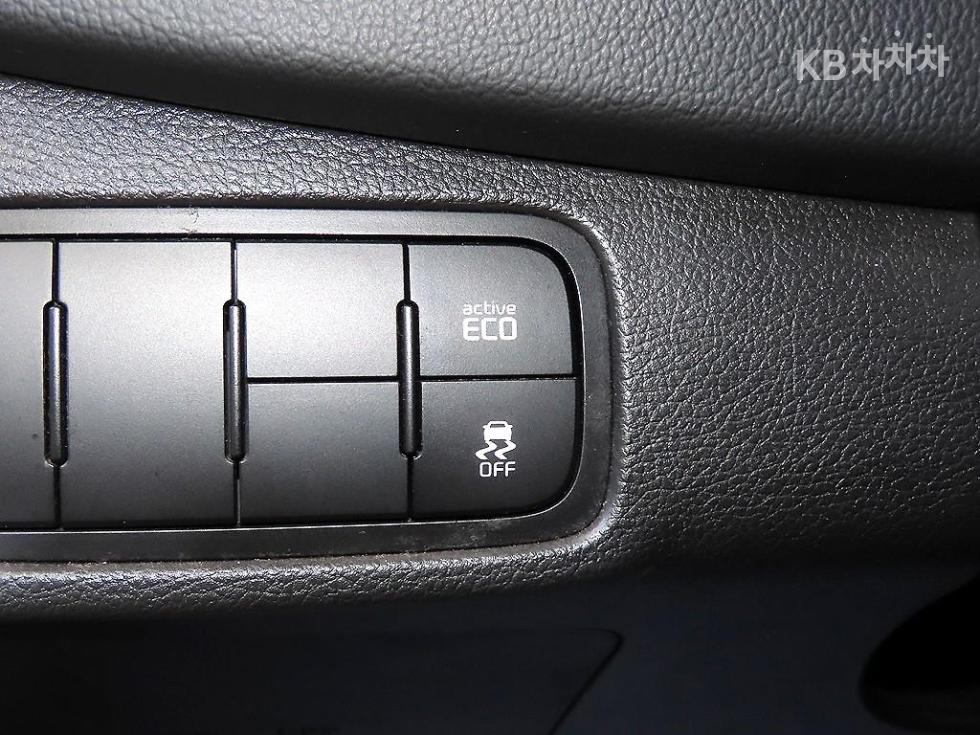 Kia Carens — miniaturë 14