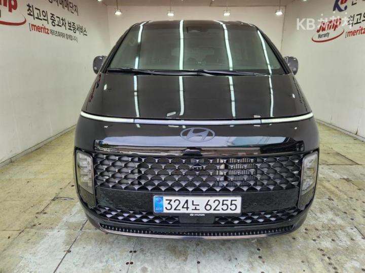 Hyundai Staria 2.2 라운지 7 AWD 인스퍼레이션 — foto 1