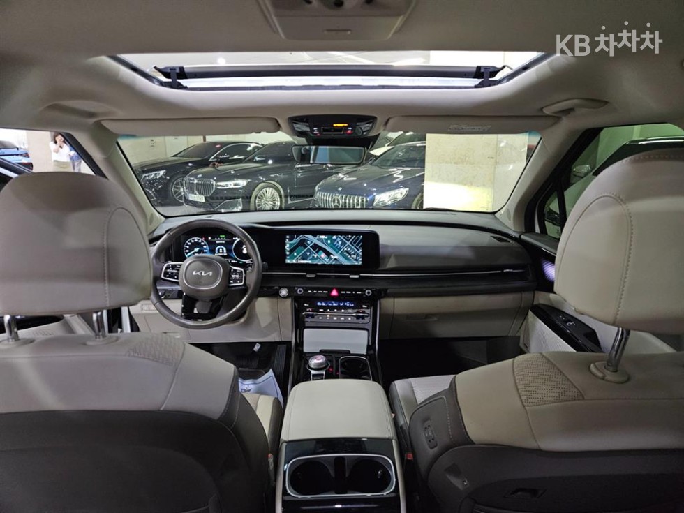 Kia Carnival — miniaturë 9