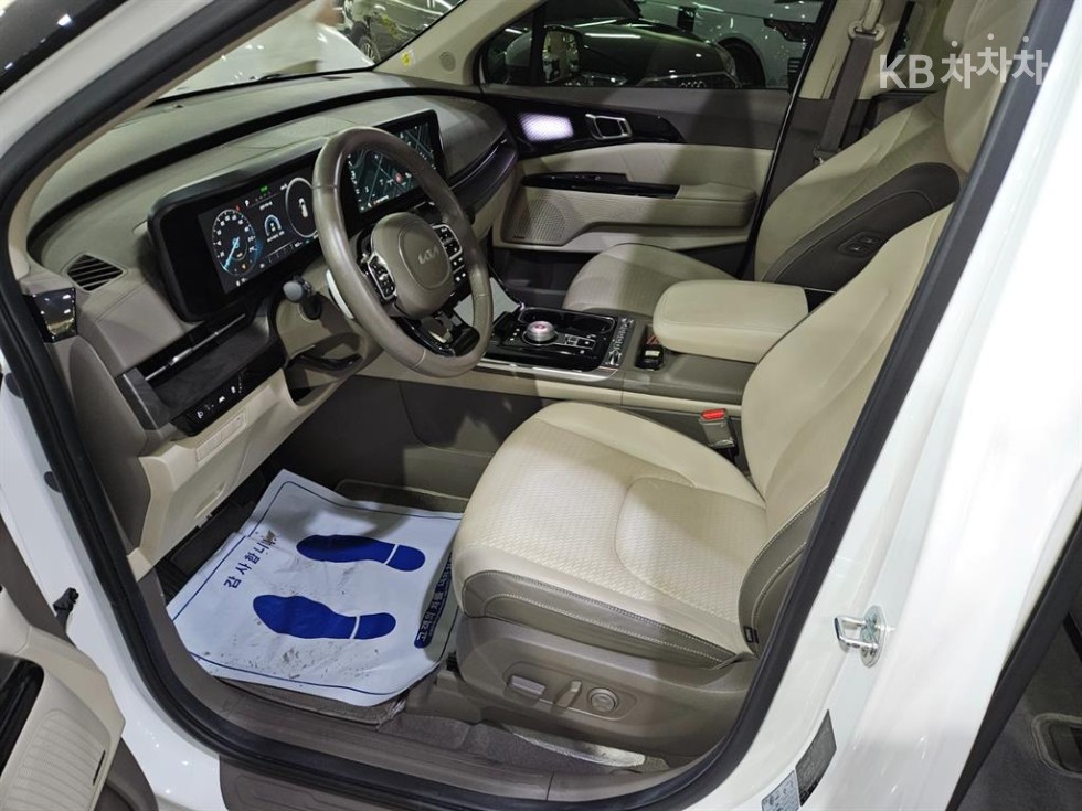 Kia Carnival — miniaturë 10