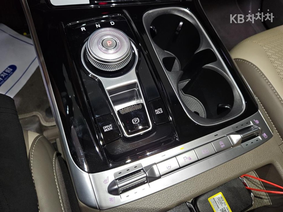 Kia Carnival — miniaturë 18
