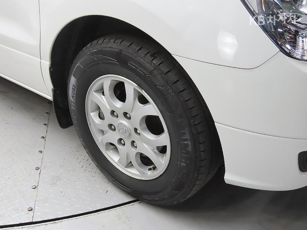 Hyundai Starex — miniaturë 5