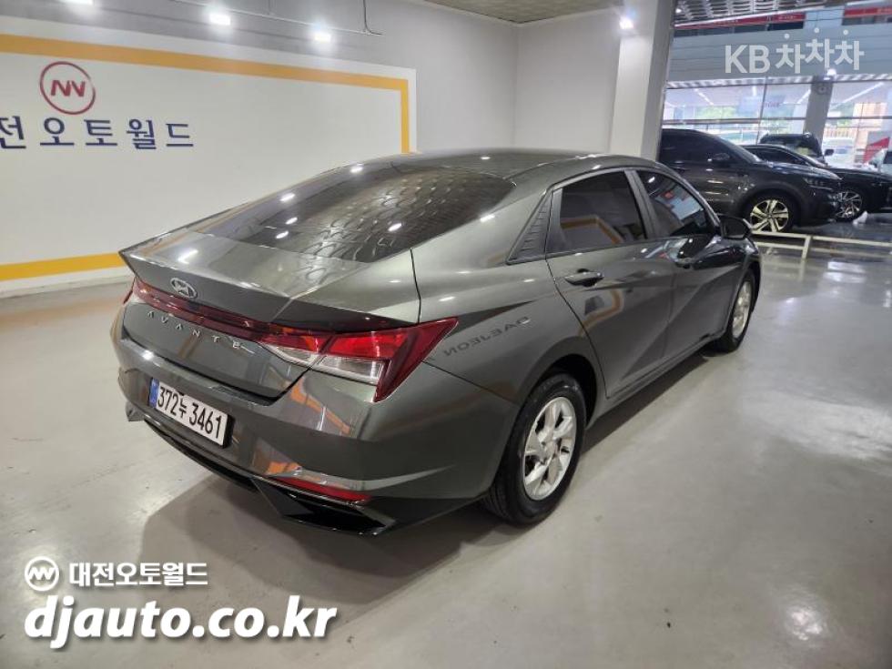 Hyundai Avante — miniaturë 6