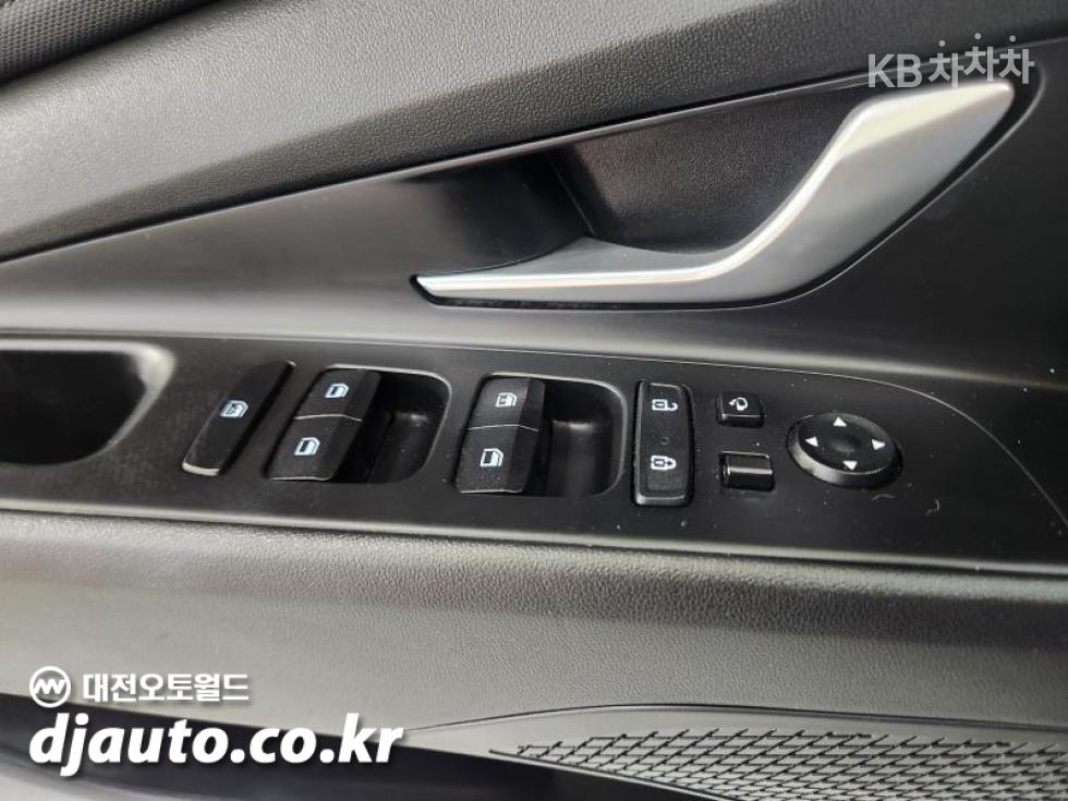 Hyundai Avante — miniaturë 12