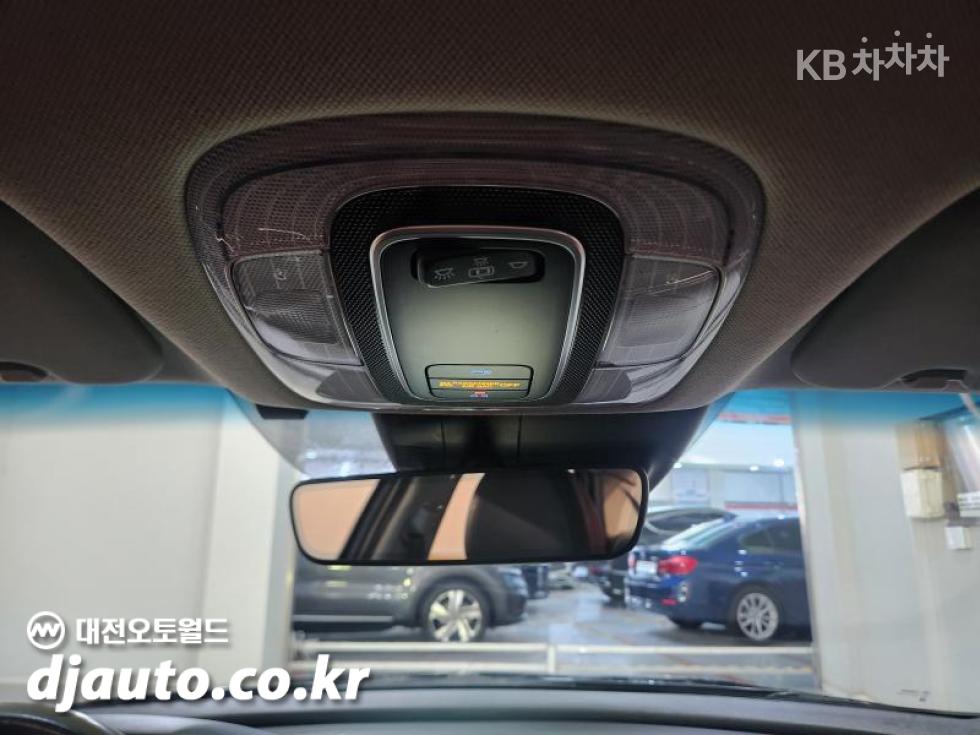 Hyundai Avante — miniaturë 13