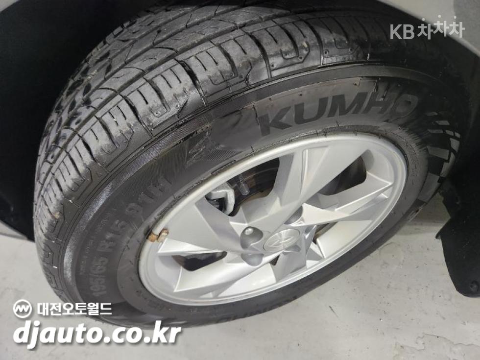 Hyundai Avante — miniaturë 16