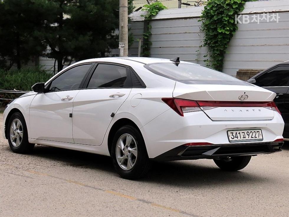 Hyundai Avante — miniaturë 3