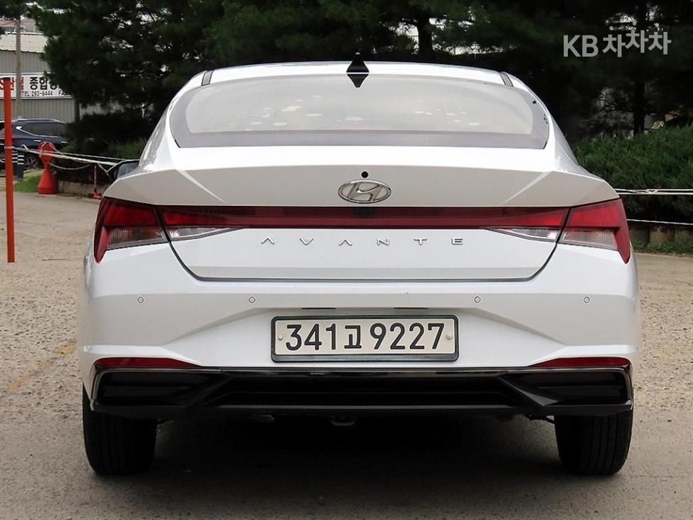Hyundai Avante — miniaturë 4