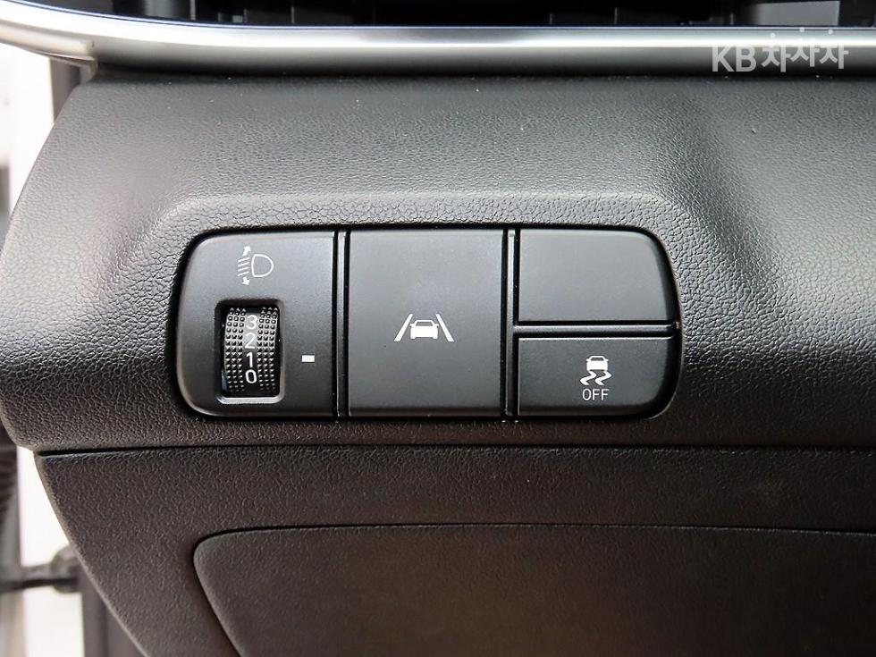 Hyundai Avante — miniaturë 12