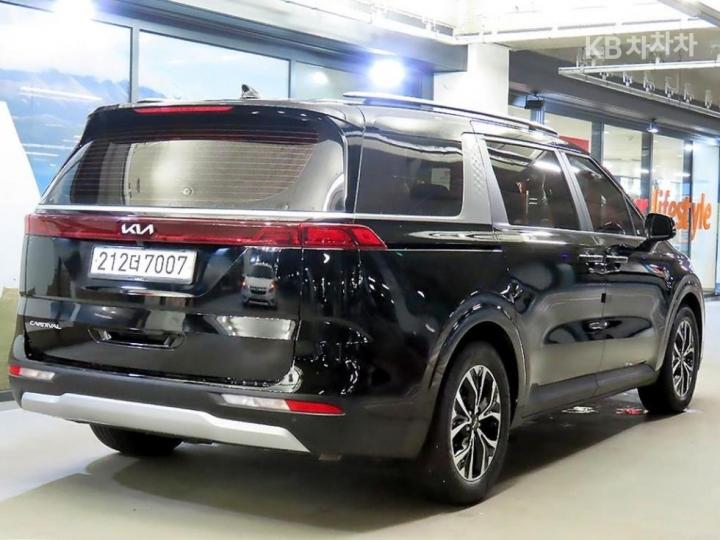 Kia Carnival — miniaturë 4