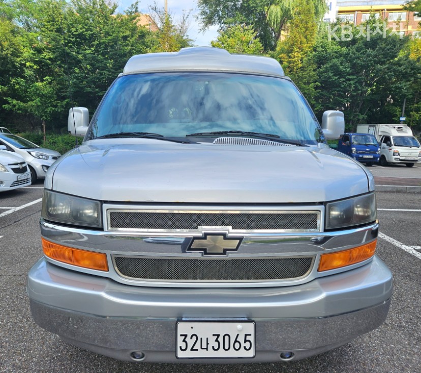 Chevrolet Express — miniaturë 3