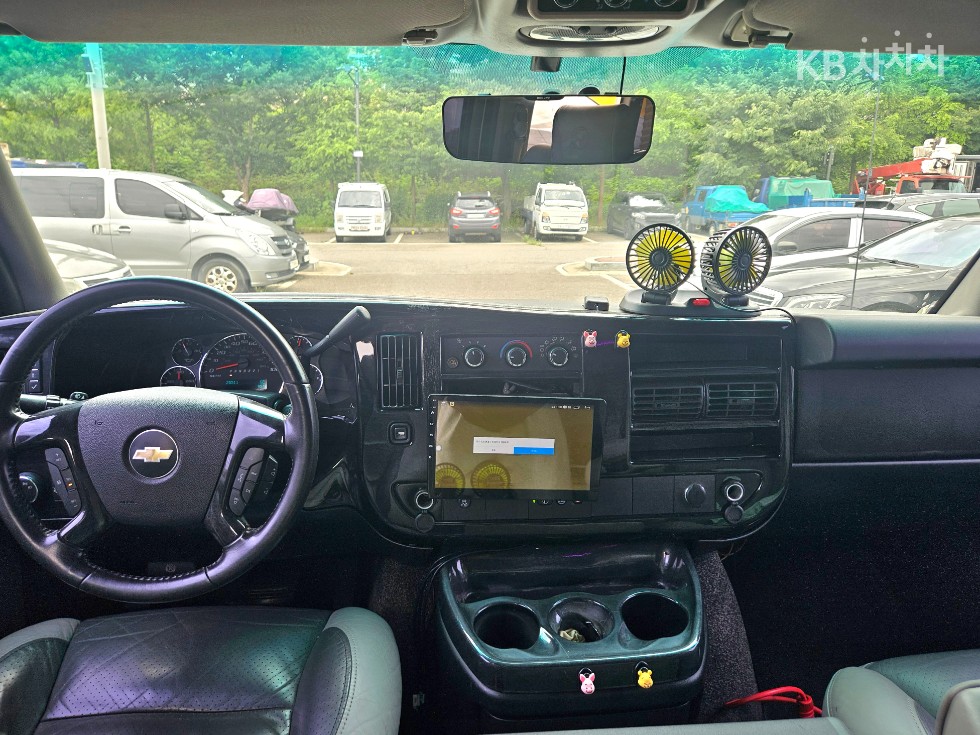Chevrolet Express — miniaturë 6