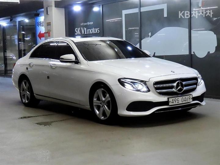 Mercedes-Benz E-klasse E220d Avantgarde — foto 1