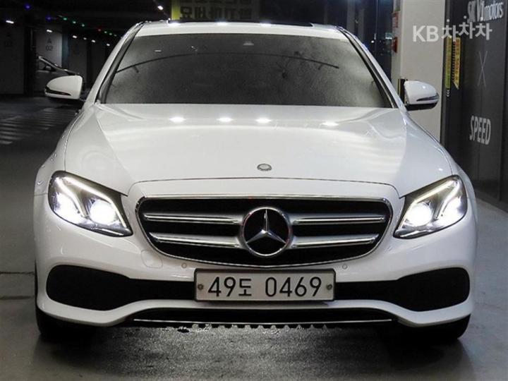 Mercedes-Benz E-klasse — miniaturë 2