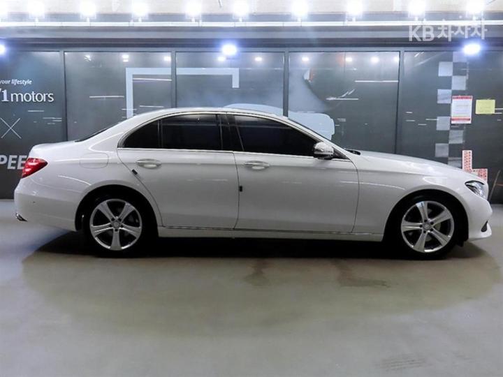 Mercedes-Benz E-klasse — miniaturë 3