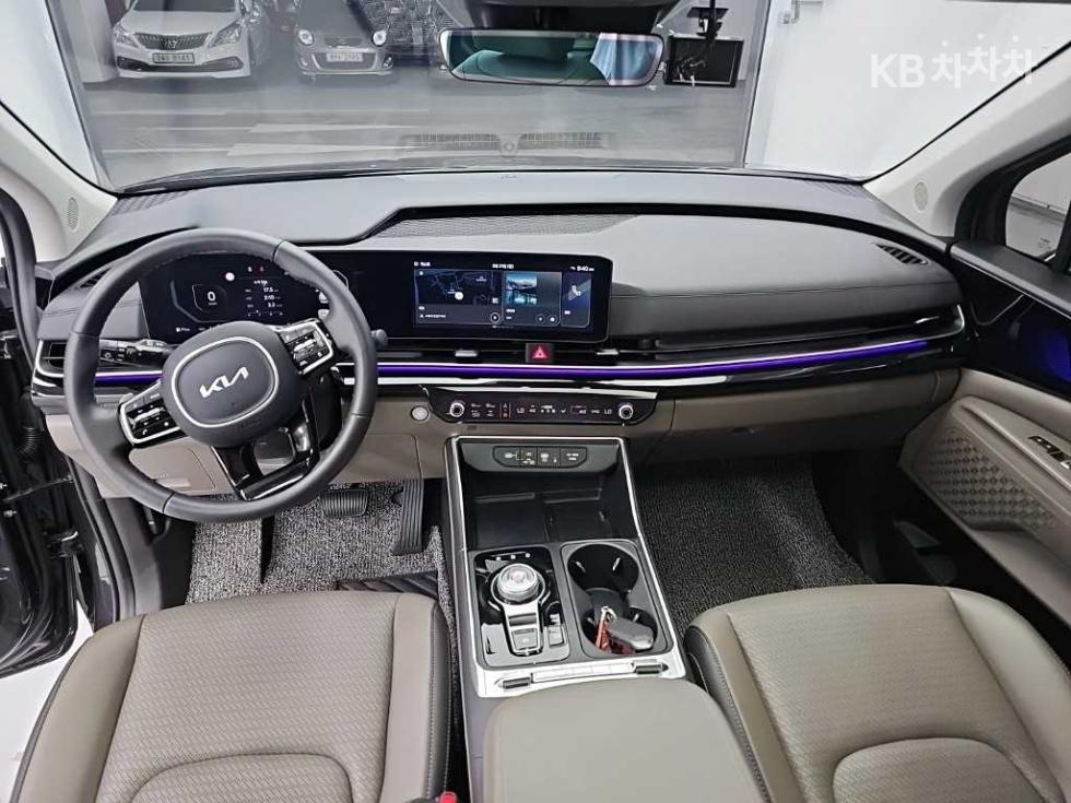Kia Carnival — miniaturë 7