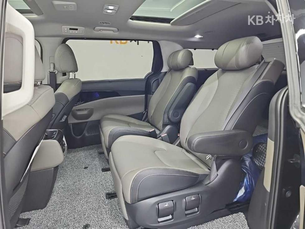 Kia Carnival — miniaturë 12