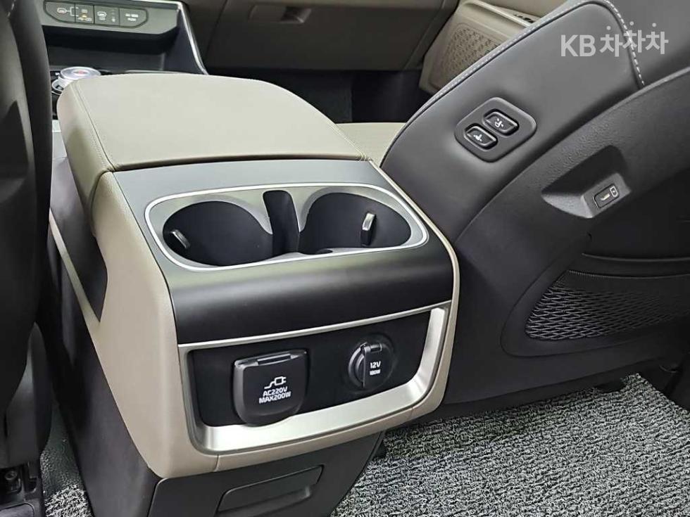 Kia Carnival — miniaturë 13