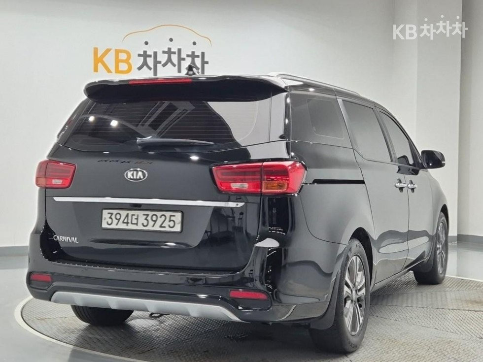Kia Carnival — miniaturë 3