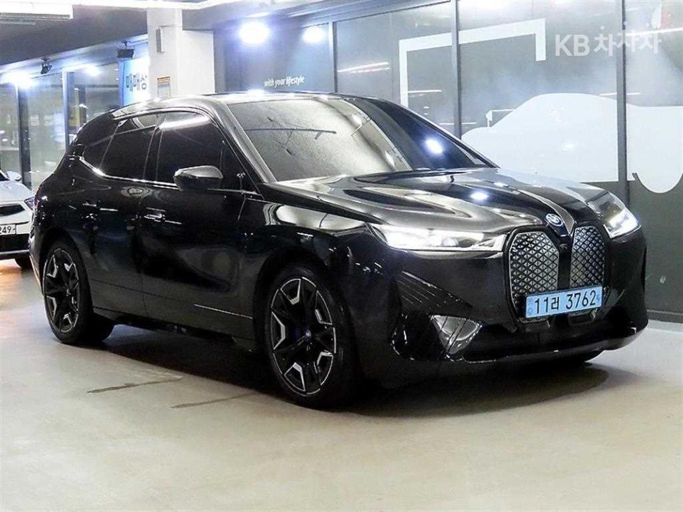BMW iX